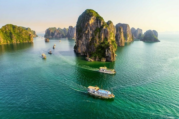 Overview of Ha Long Bay